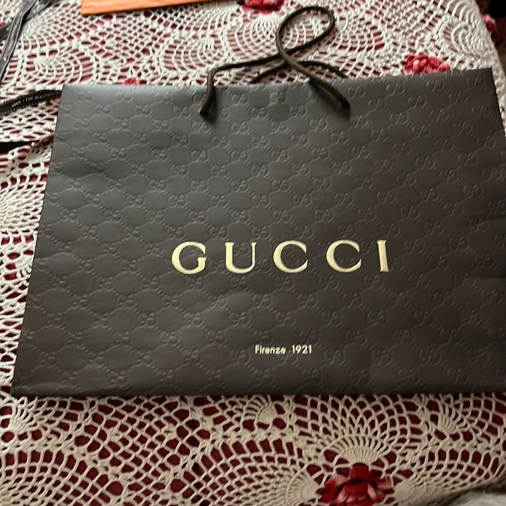Gucci shopping bag